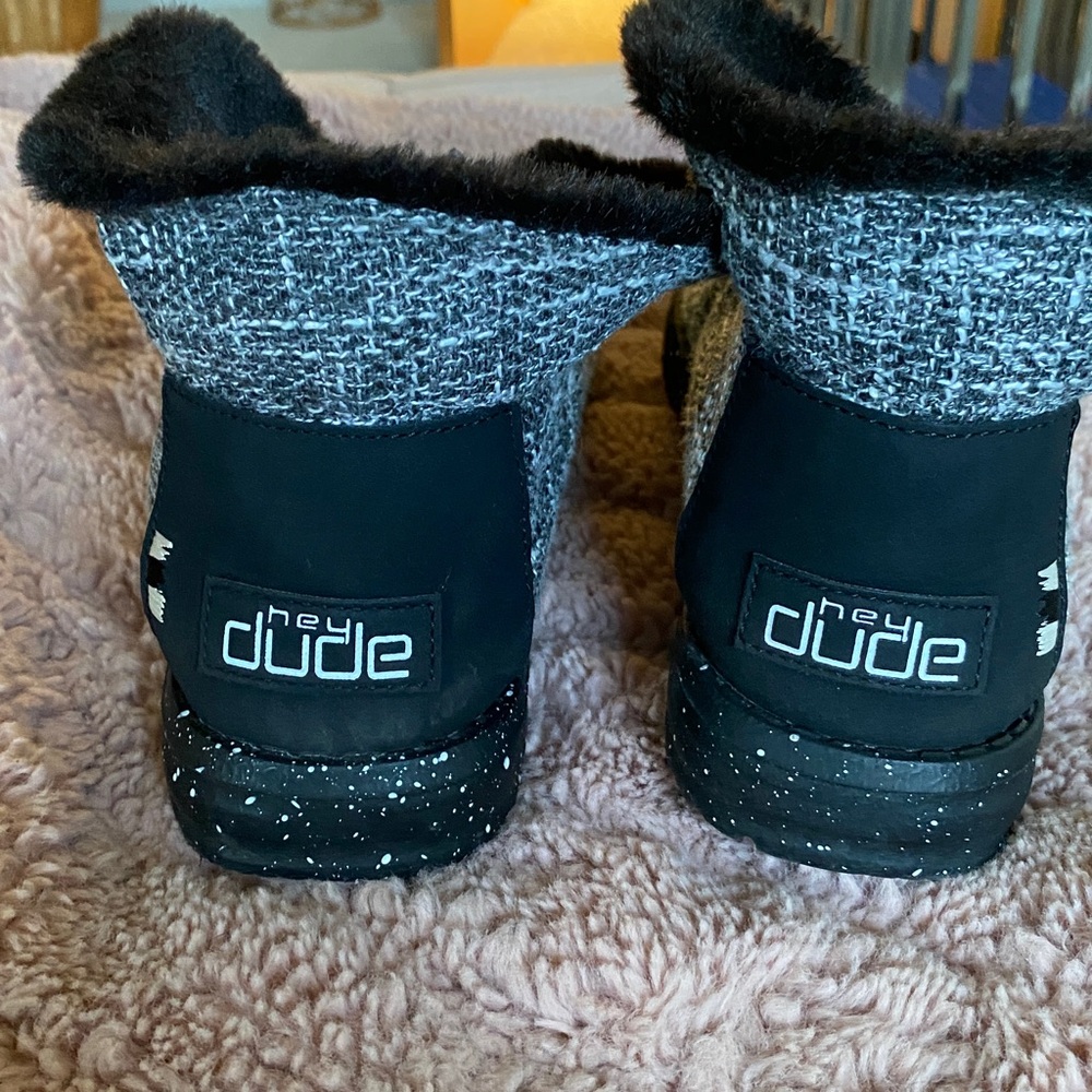 Hey Dudes size 6 - Picture 4 of 8